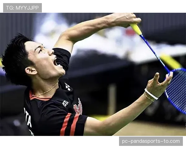 桃田贤斗训练完直接睡球场，这人是拿命在换奖金吧