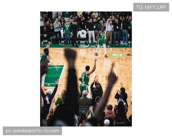 塔图姆连续得分爆发拉开比分，关键时刻投篮命中率超乔治显著提升球队攻防效率